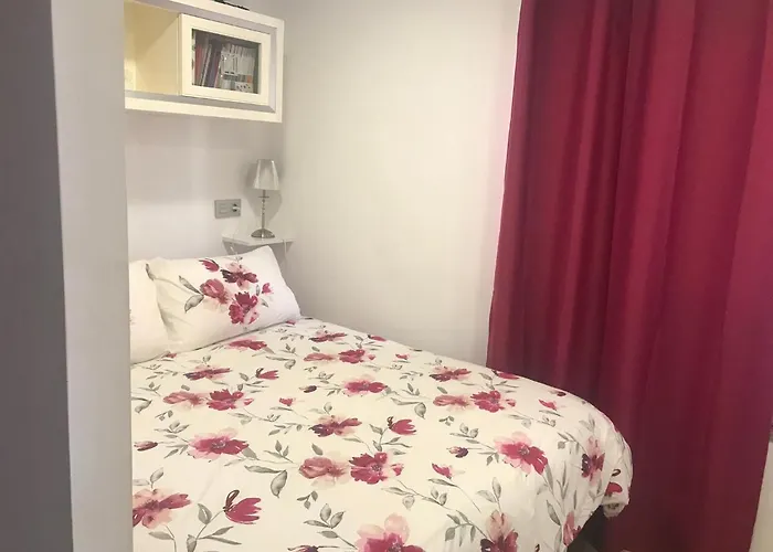 Apartamento Con Terraza Cerca Del Paseo Maritimo